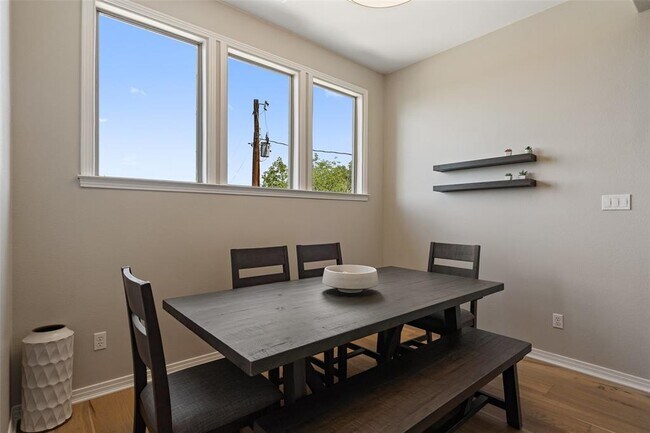 Building Photo - 21803 Briarcliff Dr