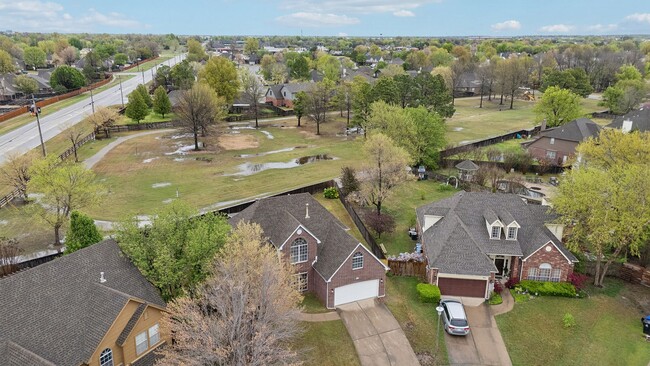 Building Photo - Remodeled 2 story in desired Stone Mill Br...