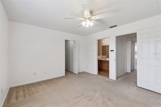 Building Photo - 12648 Somerset Oaks St