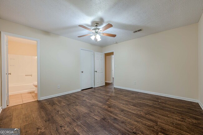 Building Photo - 3256 Brisbane Way