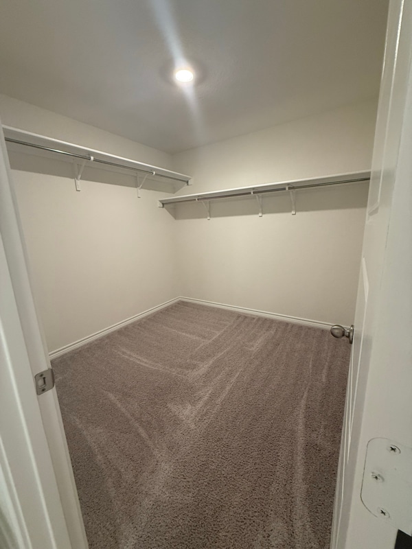 Building Photo - 409 Dakota Crk