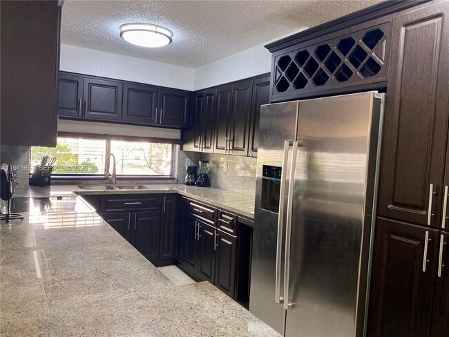 Building Photo - 17011 N Bay Rd