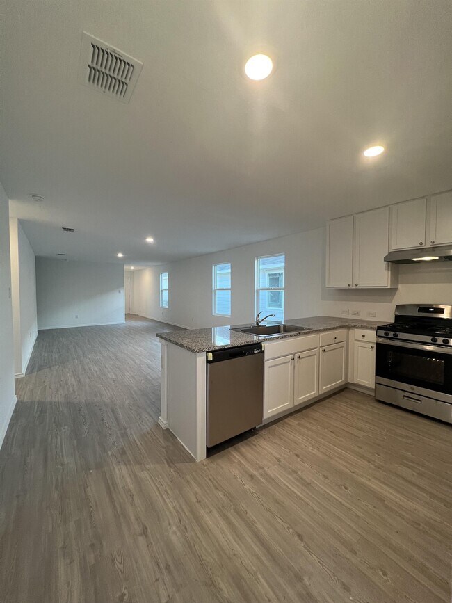 Building Photo - 14823 Brandy Bnd