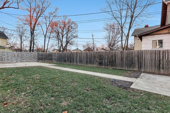 Building Photo - 2107 Cleveland Ave