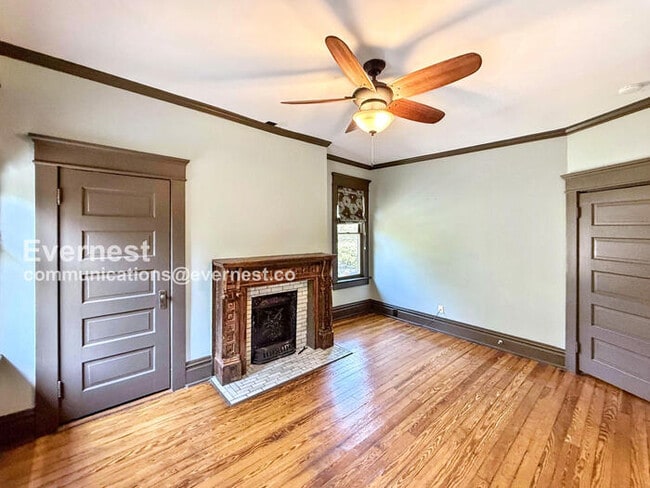 Building Photo - 1801 11th Pl S