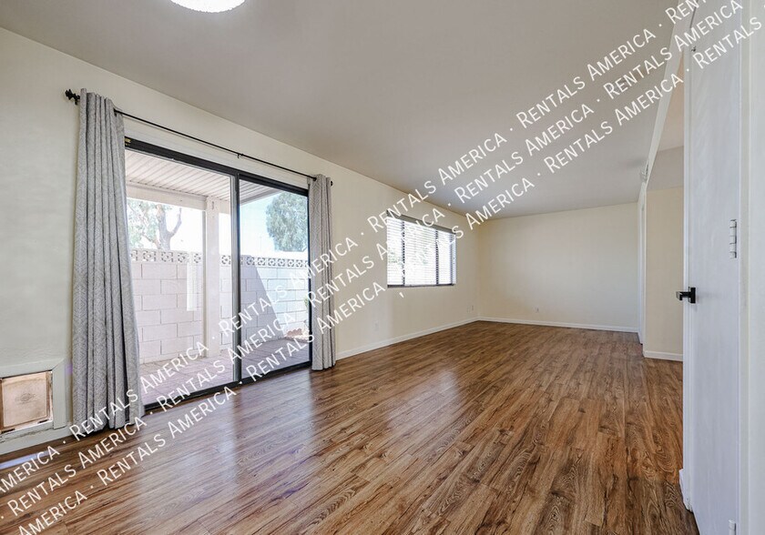 Building Photo - 2548 W Canyon Crest Cir