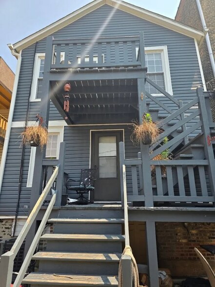 Building Photo - 736 N Ada St