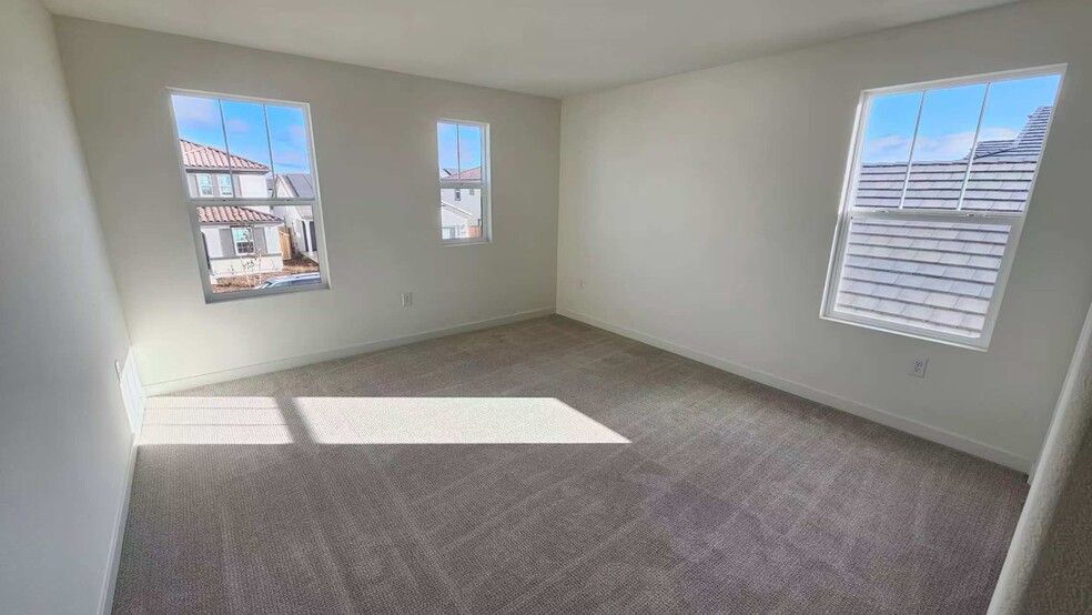 Building Photo - 10287 Garmont Way