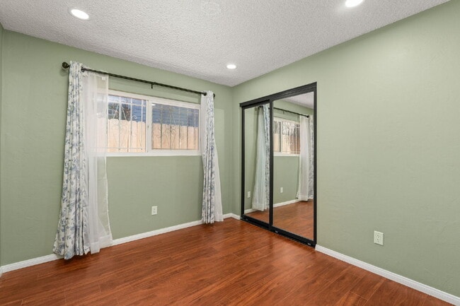Building Photo - Spacious 3BR Retreat in the Heart of Cherokee Point