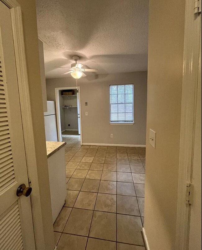 Building Photo - 111 Timber Ln