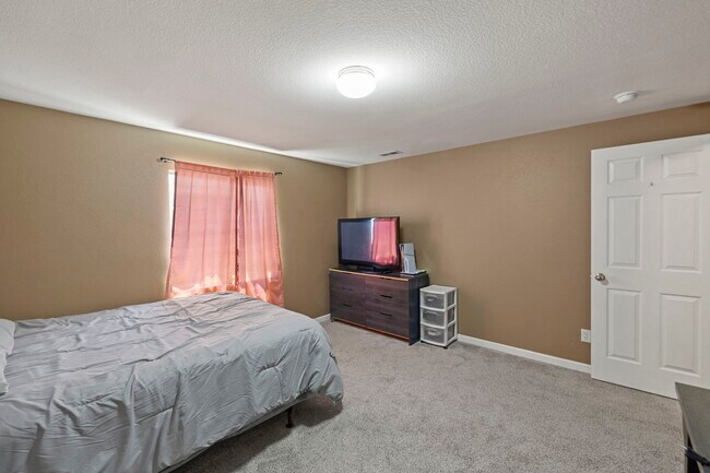 Building Photo - 7356 Coral Ridge Dr