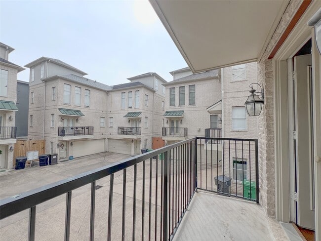 Building Photo - 2201 Austin St