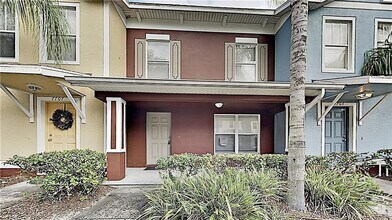 Building Photo - Gorgeous, Three Bedroom, Two Bath Town Hou...