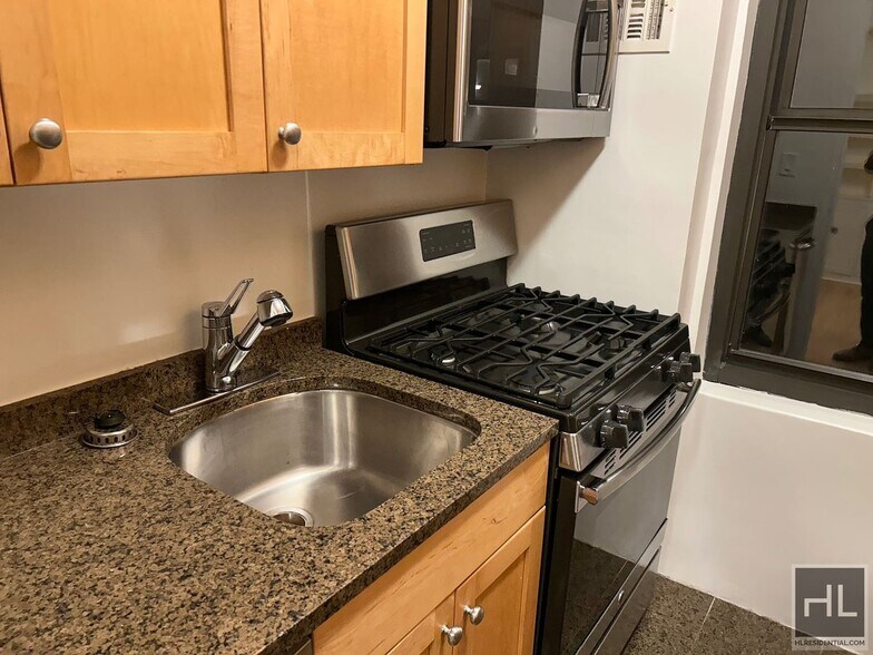 Building Photo - EAST 56 STREET