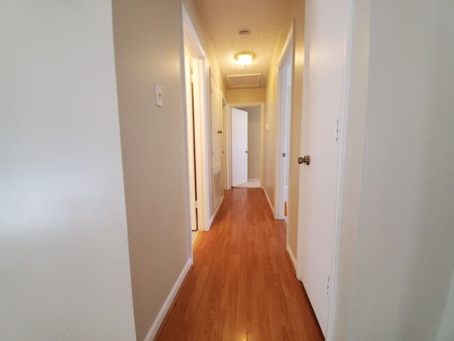 Building Photo - 6400 Hollyhock Ct