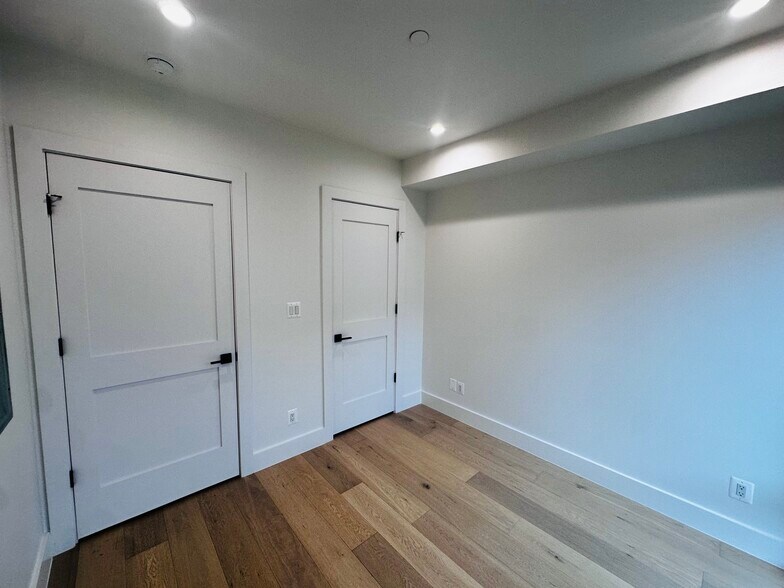 Building Photo - 1658 K St NE