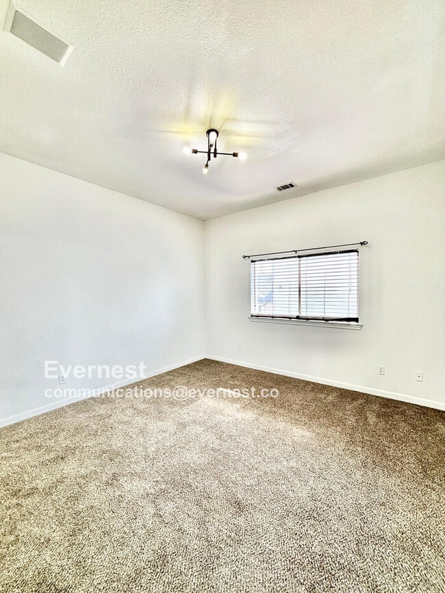 Building Photo - 11156 Windjammer Dr