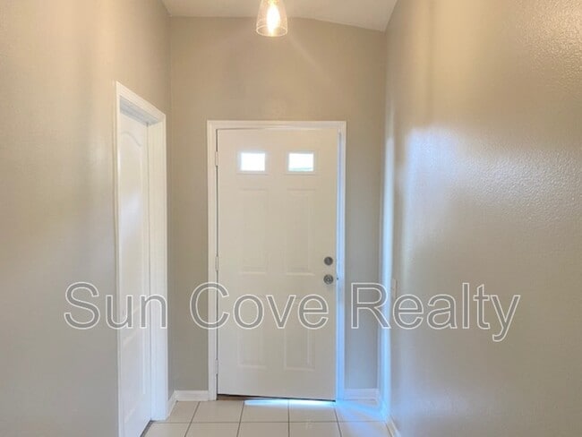 Building Photo - 5107 Gato Del Sol Cir