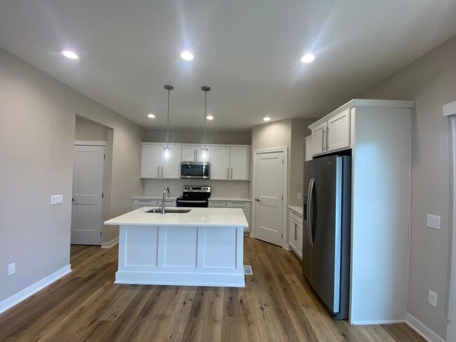 Building Photo - Newly Built Home for Rent in West Des Moines!