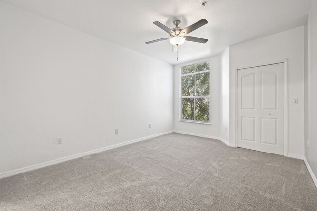 Building Photo - 5513 Legacy Crescent Pl