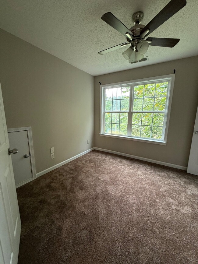 Building Photo - Spacious 4BR Home in Tyrone – Modern Layou...