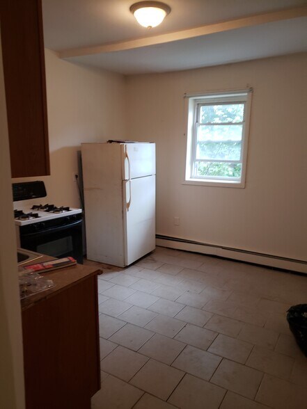 kitchen - 71 Martin Luther King Jr Dr