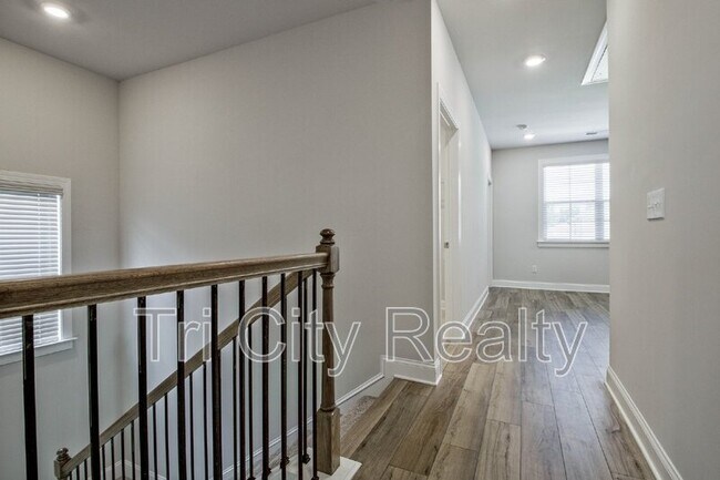 Building Photo - 602 Skye Ct