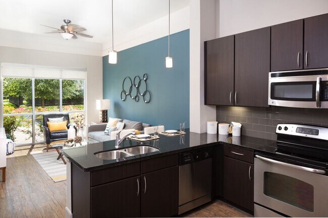 Building Photo - 1111 S Akard-22492