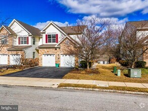 Building Photo - 137 Fringetree Dr