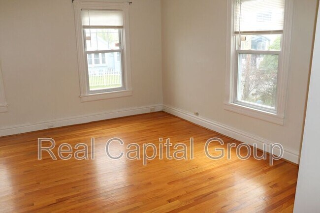 Building Photo - 171 Lancaster St