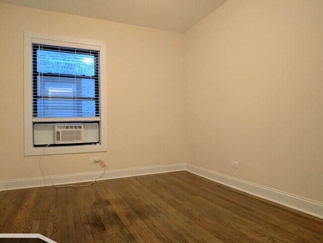 Building Photo - 2645 N Spaulding Ave