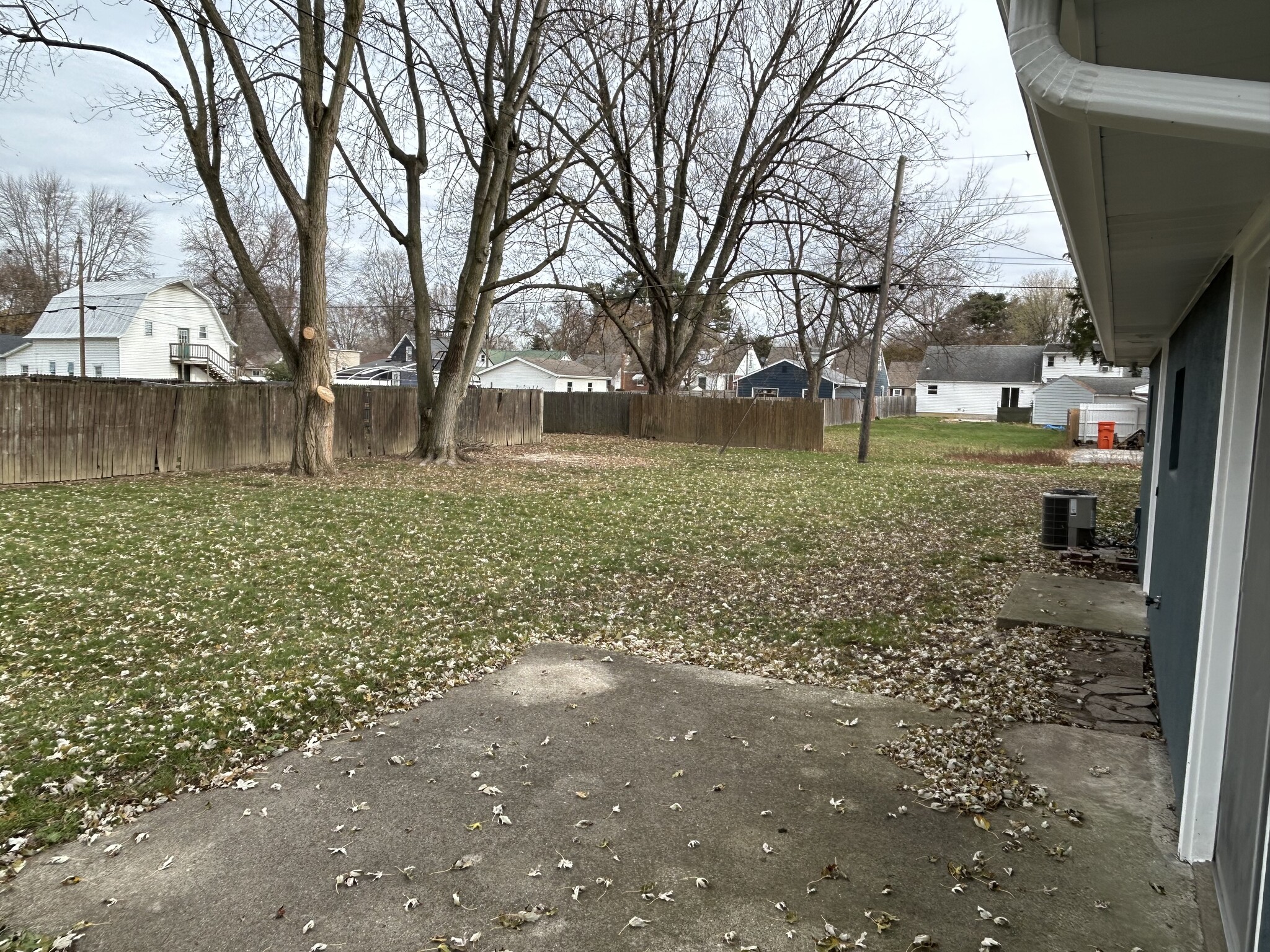 Building Photo - 810 Mc Connell St