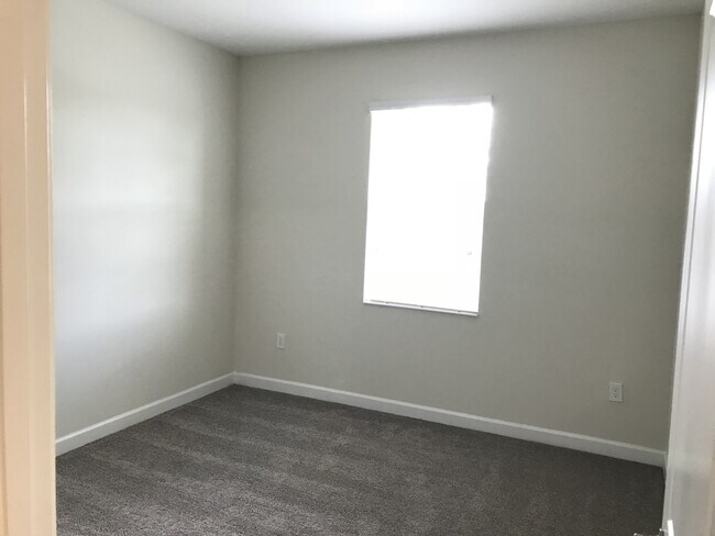 Building Photo - Newer 4/3 Single Story Home Lake Nona/Moss...
