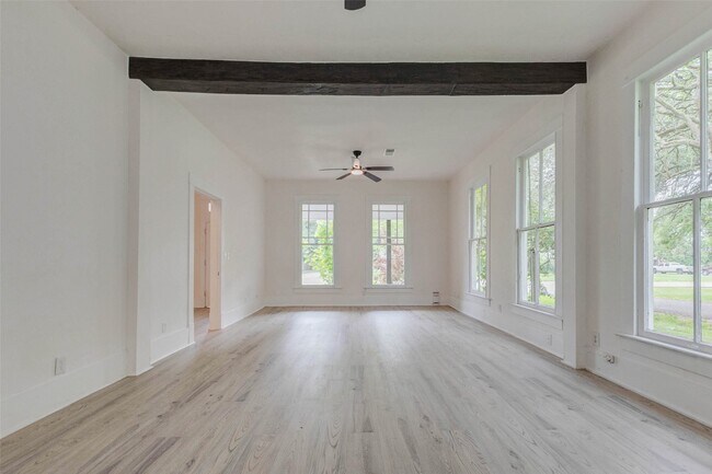 Building Photo - 1302 Ross St