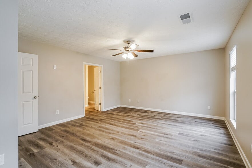 Building Photo - 1511 Norman Crossing