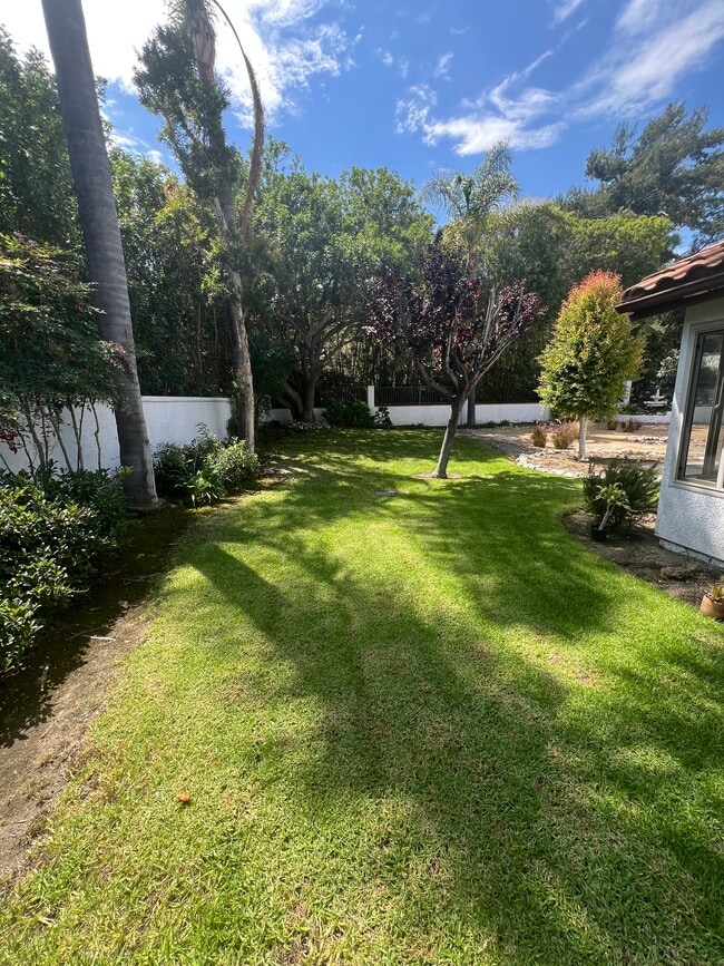 Building Photo - 1302 Cadena