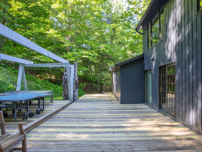 Building Photo - 110 Geer Mountain Rd