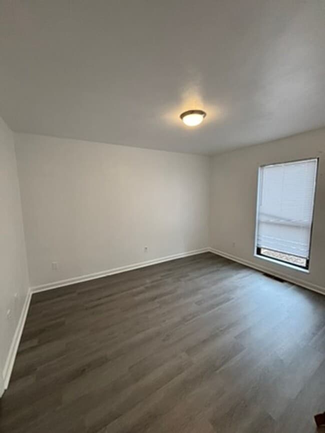 Building Photo - WoodHaven6635