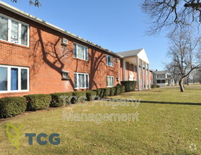Building Photo - 445 Elm Pl