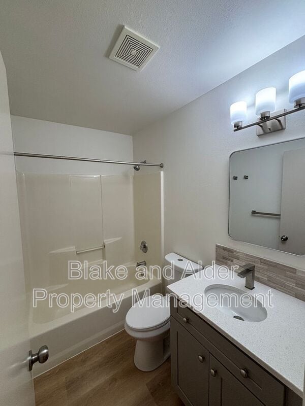 Building Photo - 3607 NE 158th Ave