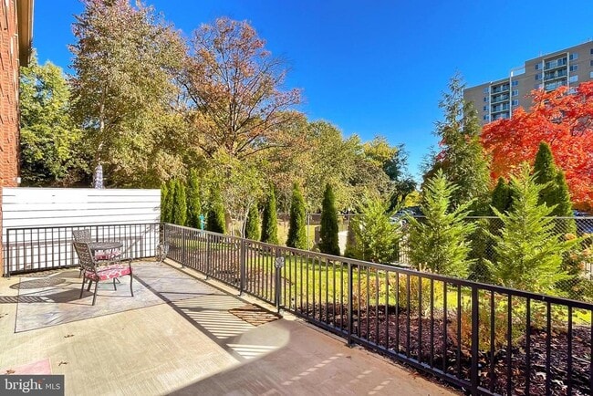 Building Photo - 635 Slaters Ln