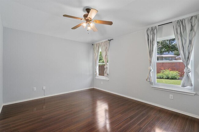 Building Photo - 2304 Jesse Owens Dr