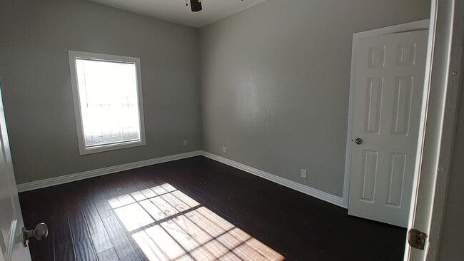 Building Photo - 47 N Xanthus Ave