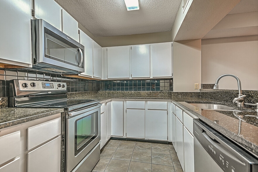 Building Photo - 109 Beechnut St