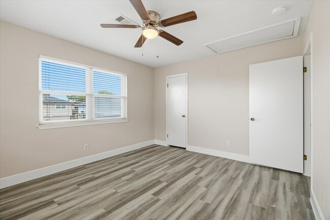 Building Photo - 505 Pompano St