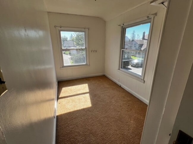 Building Photo - 8906-8908 Hilton Str,