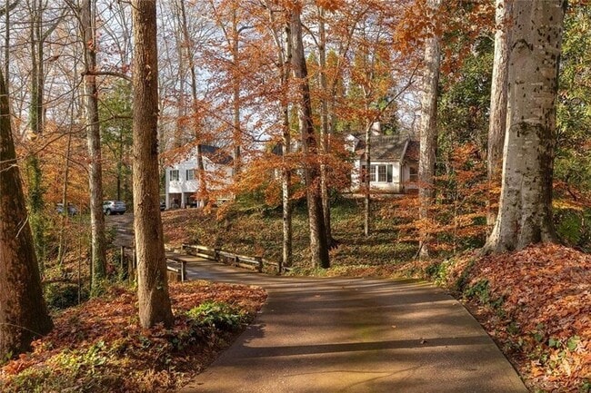 Building Photo - 444 Burlington Rd NE