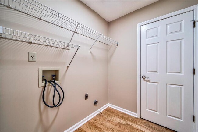 Building Photo - 215 Arbor Wy