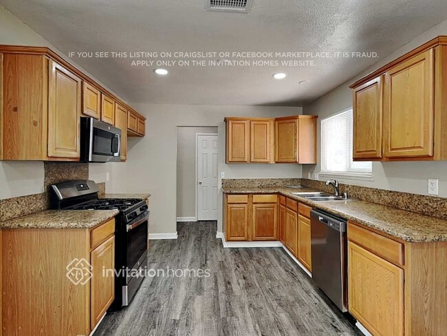 Building Photo - 7807 Colwyn Ave