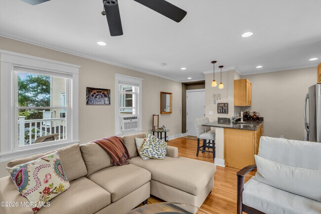 Building Photo - 1211 Grand Ave